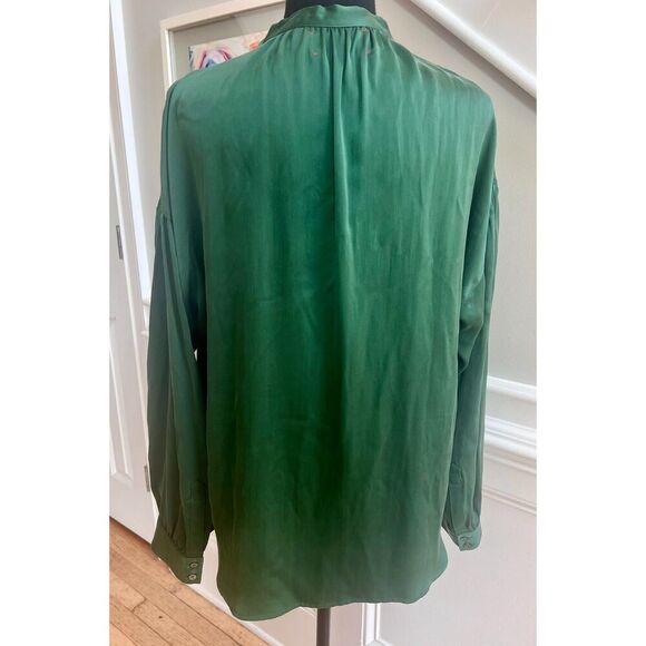 💚 XíRENA 100% Silk Hunter Green Blouse | Size S | Luxe Boxy Fit - Picture 3 of 7